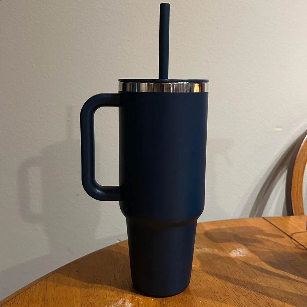 Hydro Flask Navy 40oz Travel Tumbler